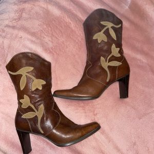Naturalizer Brazilian floral brown boots
